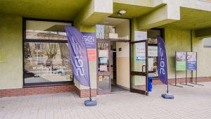 wejscie do szkoly SEI w Sieradzu